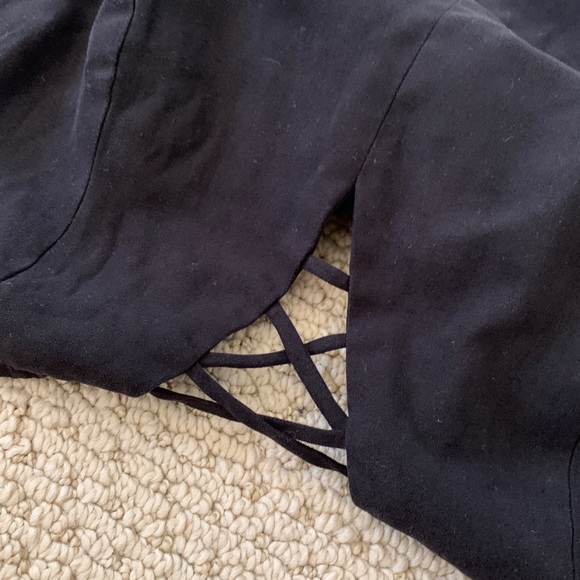 TOBI black crop halter top - Picture 3 of 5